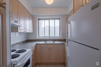 Building Photo - 3555 Chem. de la Côte-des-Neiges