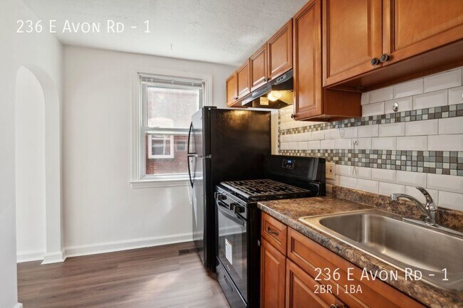 Building Photo - 2 BR 1BA apartment 1st floor +(1) Parking ...