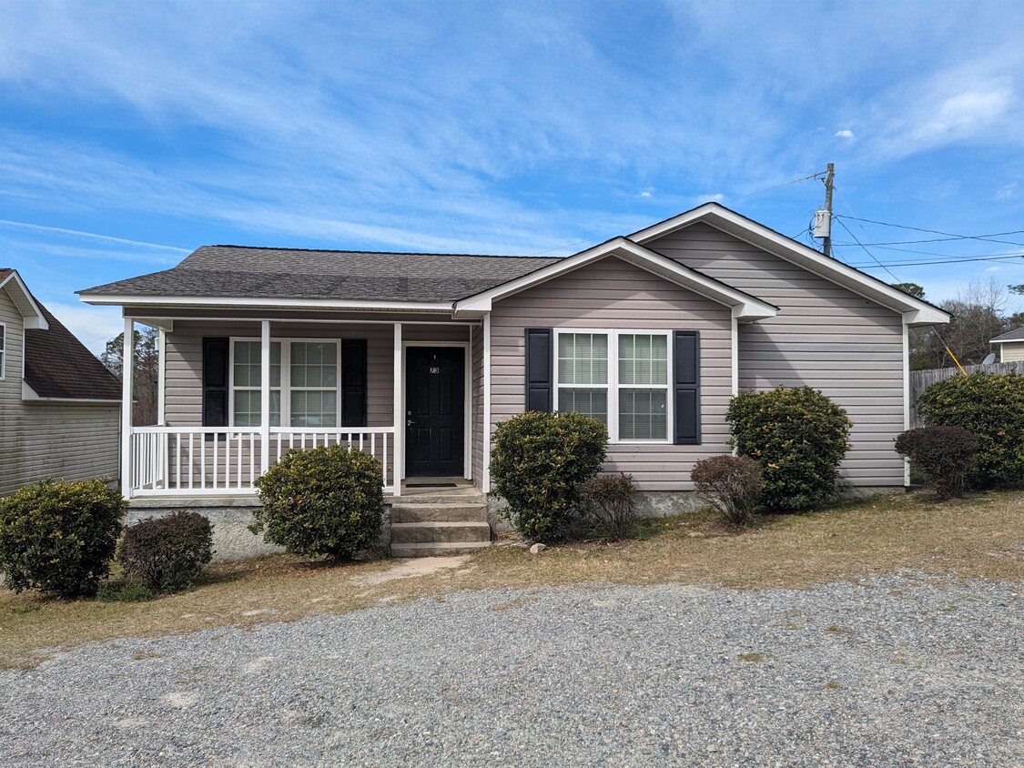Primary Photo - 73 Roydon Dr