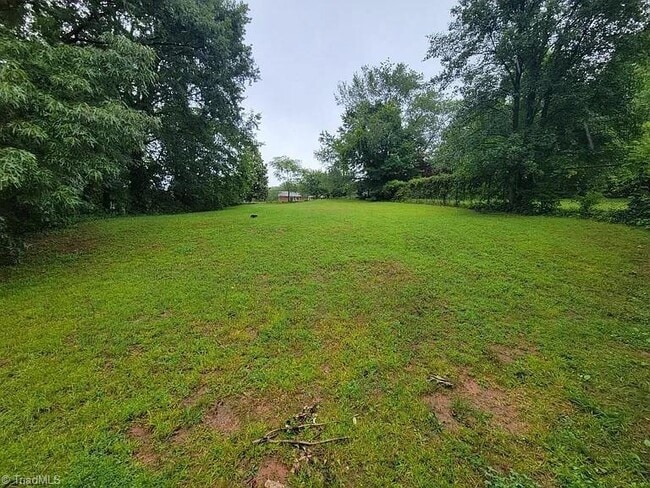 Photo - 1615 E 10th St House