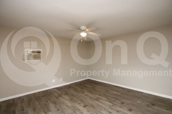 Foto del edificio - 4501 E Lynne Ln
