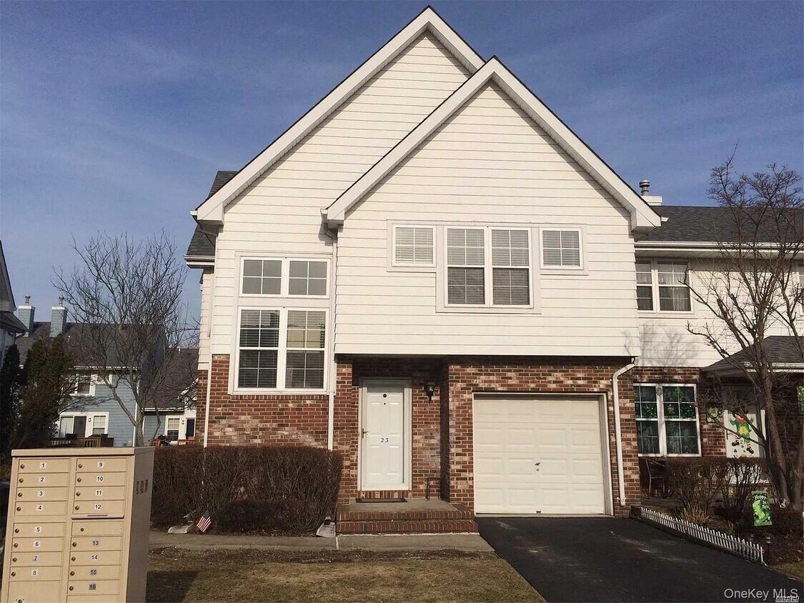 Primary Photo - 23 Broadlawn Dr