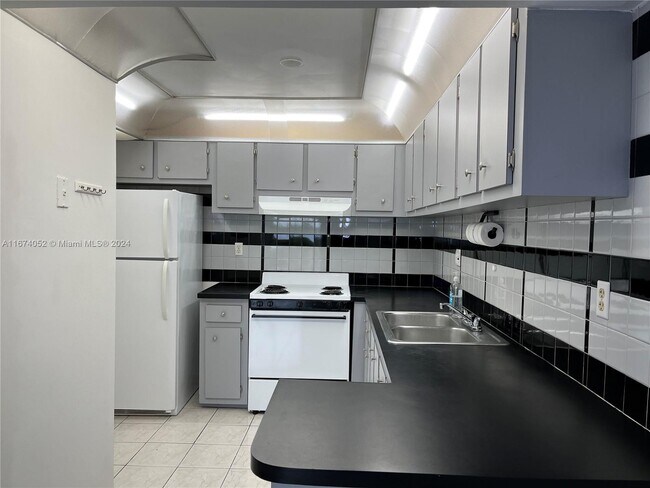 Foto del edificio - 14250 SW 62nd St