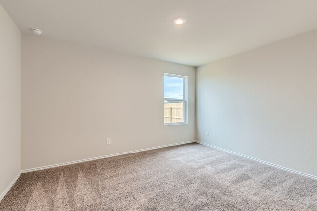 Foto del edificio - Beautifully Designed4-Bedroom Home with Open-Concept Living in a Prime Location