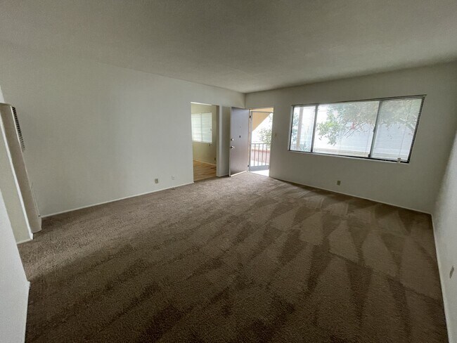 Foto del edificio - 2207 Carnegie Ln