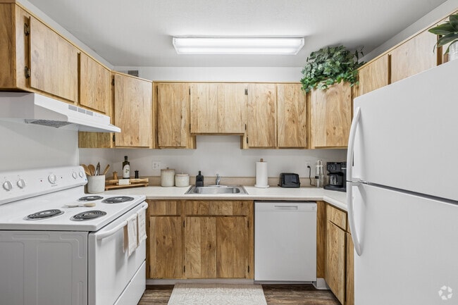 2BR, 1BA - 754SF - Kitchen - Sierra Carmichael Apartments
