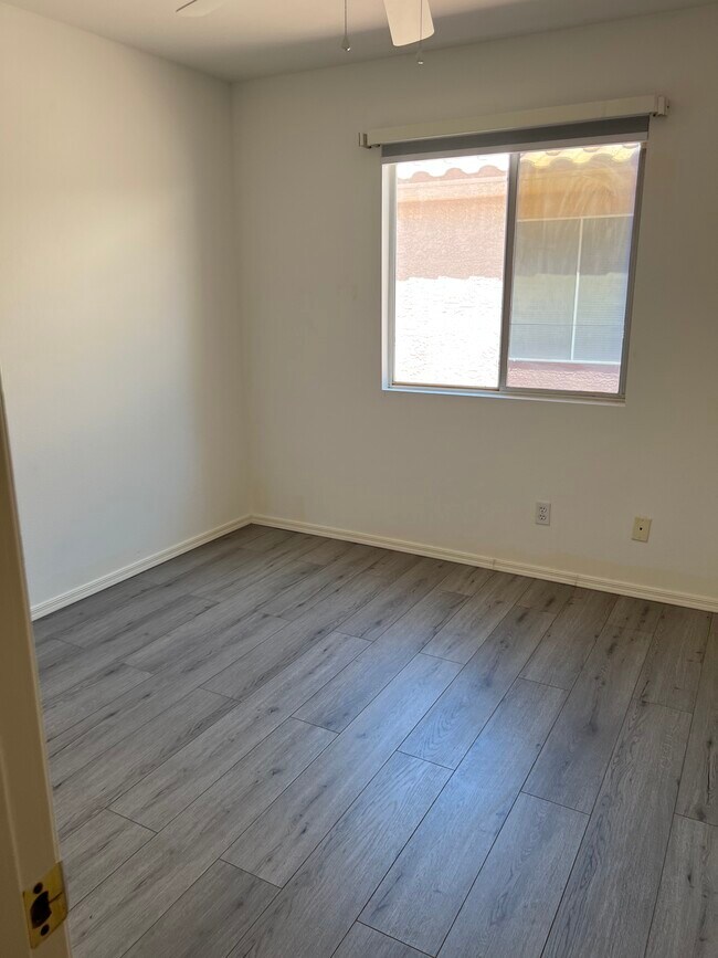 Building Photo - 5505 Ravana Ave