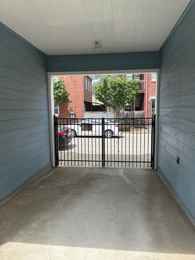 Building Photo - Nice 2 Bedroom in Trendy Lawrenceville