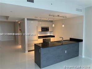 Building Photo - 1010 Brickell Ave
