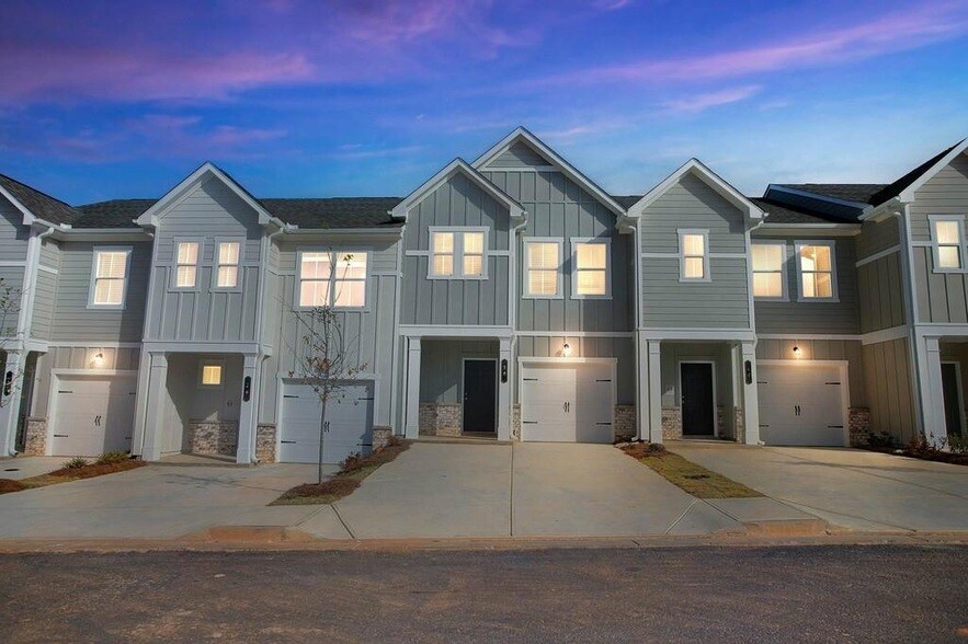 Foto principal - 513 Kirkland Rd