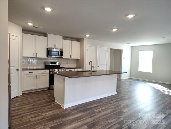 Foto del edificio - 3247 Crawford Ave