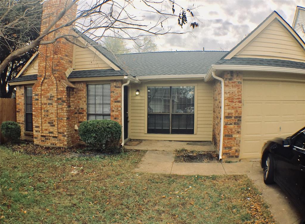 Primary Photo - 16 Brewster Ct