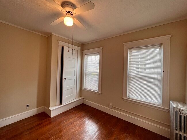 Building Photo - 22 Walnut Rd