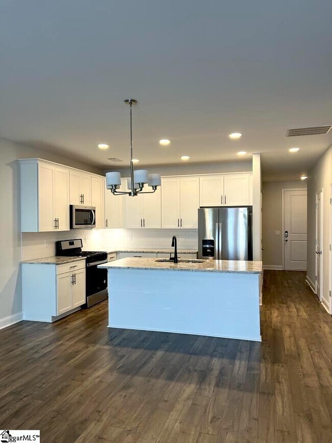 Building Photo - 116 Turfway Dr