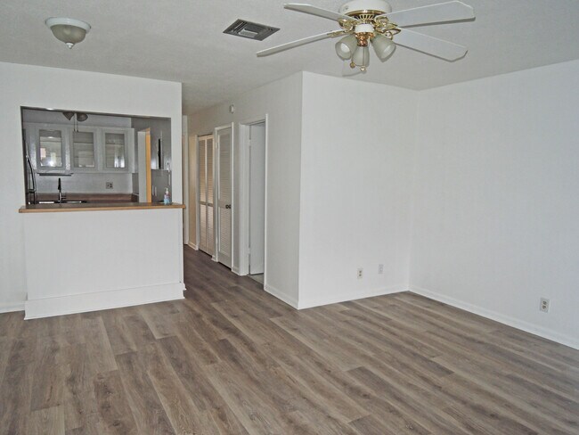 Foto del edificio - 322 Colony Ln