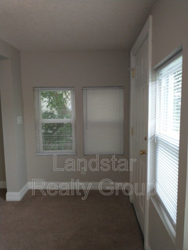 Building Photo - 514 Lilly Ave