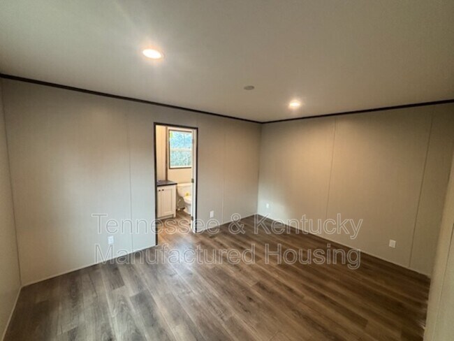 Foto del edificio - 218 Eller Dr