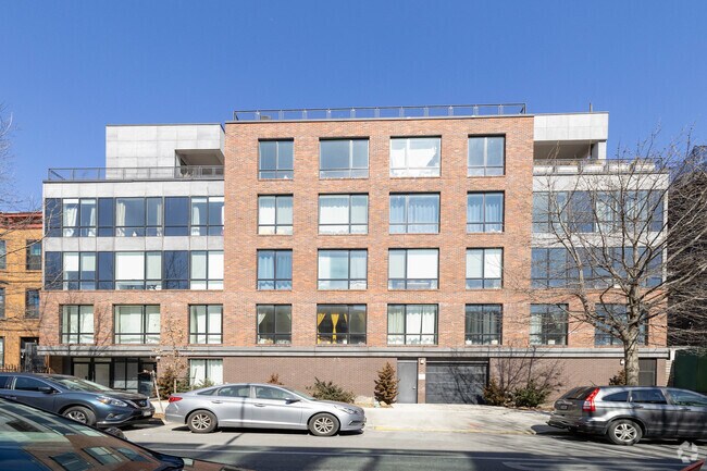 Building Photo - The Hill