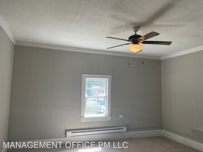 Building Photo - 3 br, 1 bath House - 424 S Congress St