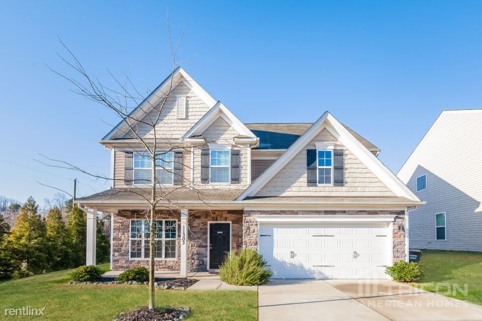 Primary Photo - 11303 Sweetbriar Ridge Dr