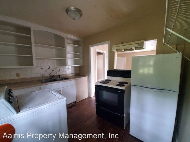 Building Photo - 2 br, 1 bath House - 1410 Briarcliff Drive