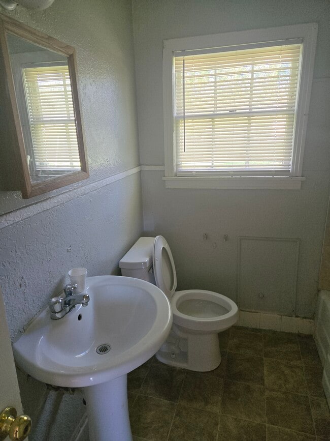 Building Photo - 3109 Fadal Ave