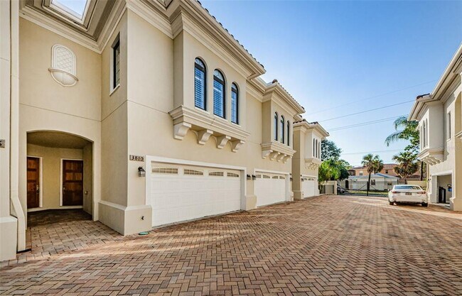 Building Photo - 3810 VILLAS DEL SOL Ct