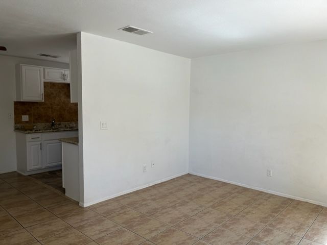 Foto del edificio - 3511 E Baseline Rd
