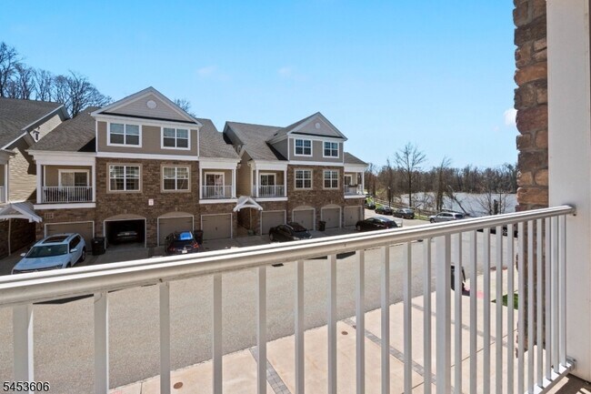 Building Photo - 104 Birch Ct