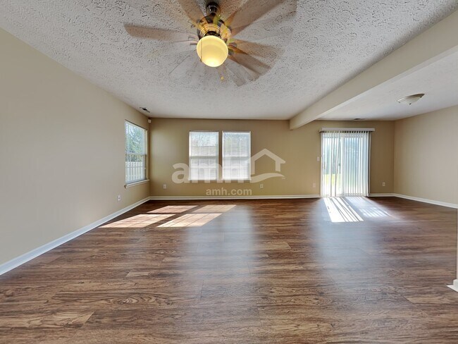 Building Photo - 1925 Tourmaline Dr