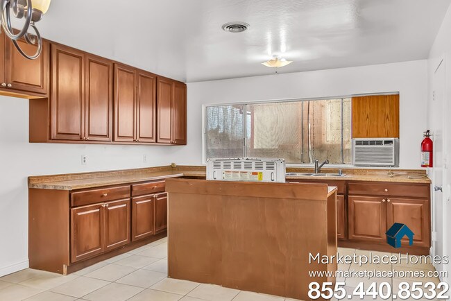 Building Photo - 804 Lombard Way