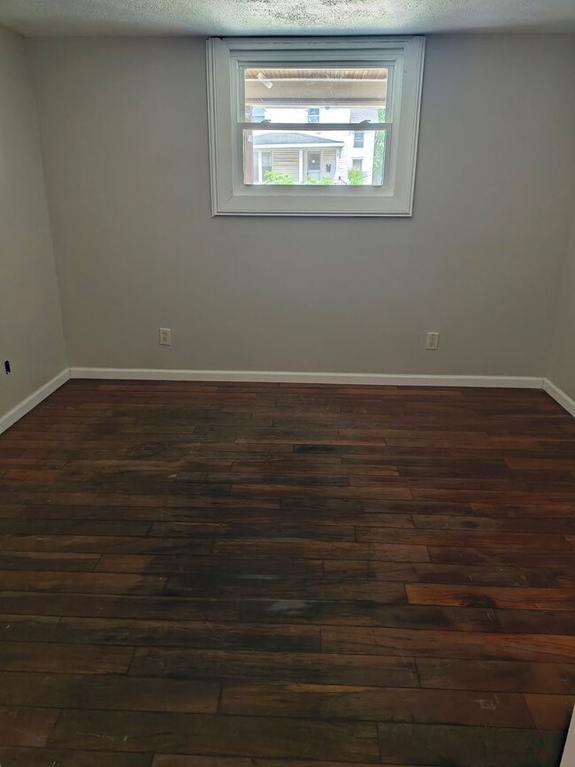 Building Photo - 212 S 3rd St