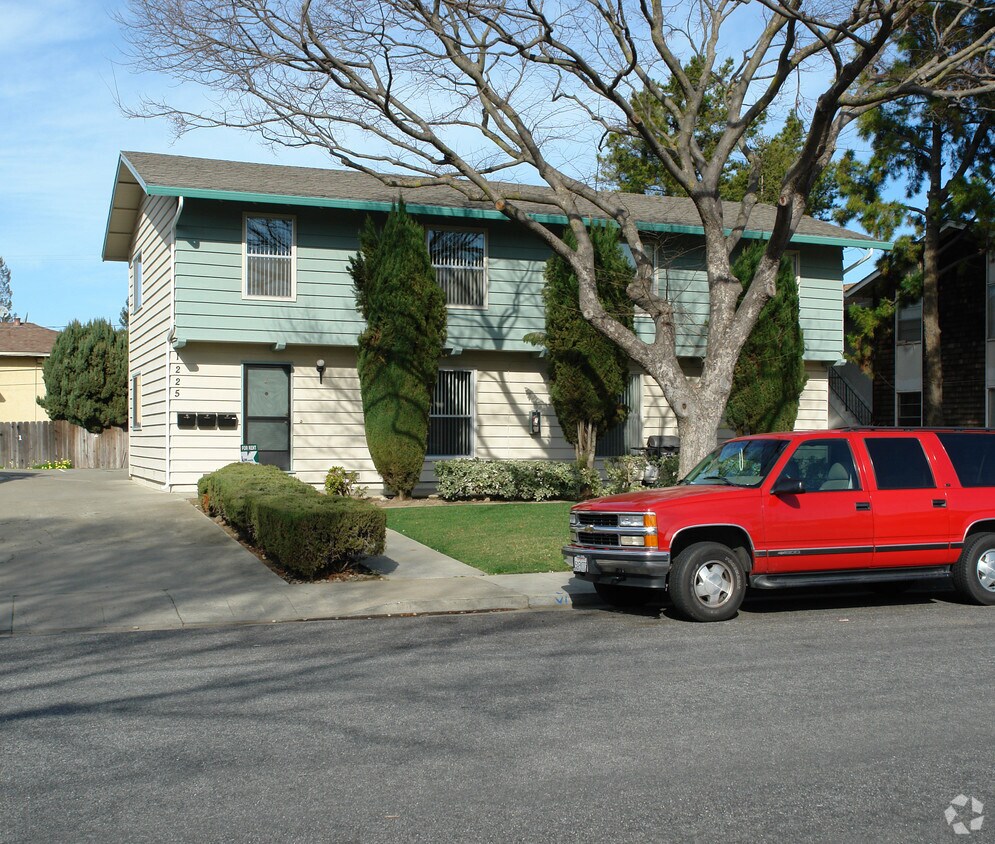 Primary Photo - 1225 Washington Ave