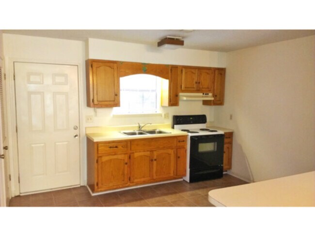 Building Photo - Quiet Two Bedroom Duplex on Amelia Island