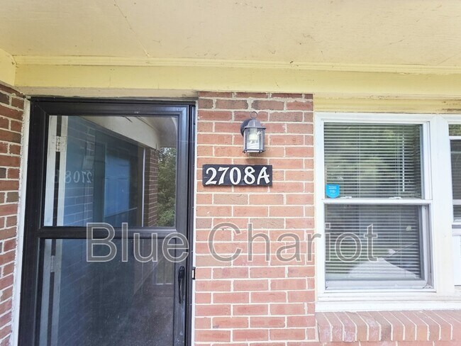 Foto del edificio - 2708 E Main St