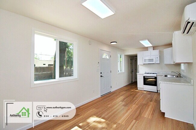 Foto del edificio - 18798 Thomas Rd