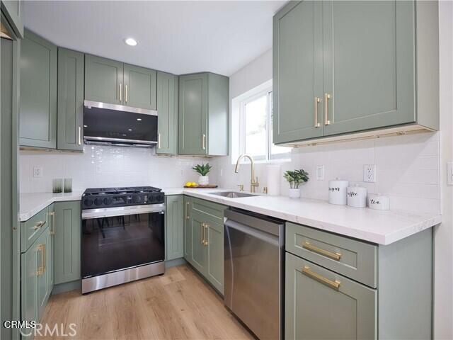 Building Photo - 7219 Fallbrook Ave