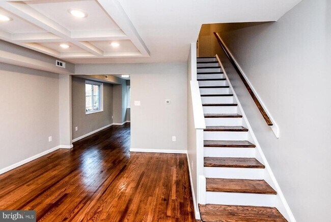 Building Photo - 636 Brandywine St SE