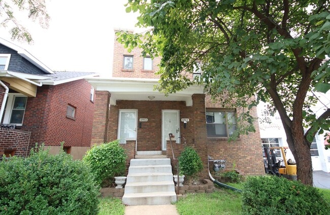 Building Photo - 5912 Arsenal St
