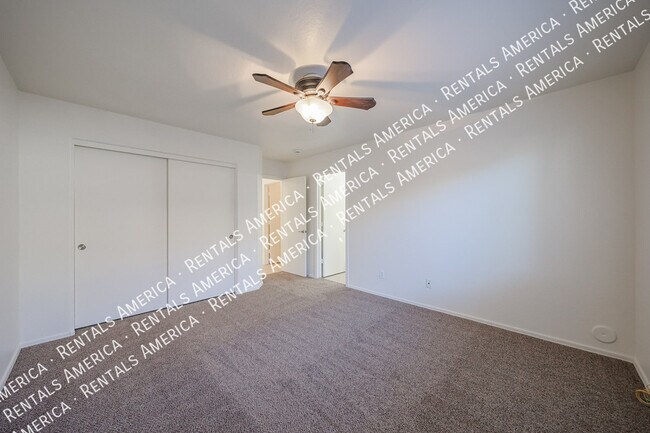 Foto del edificio - 17747 W Ventura St