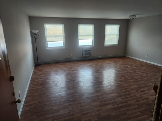 Sala de estar/comedor - 13797 Cedar Rd