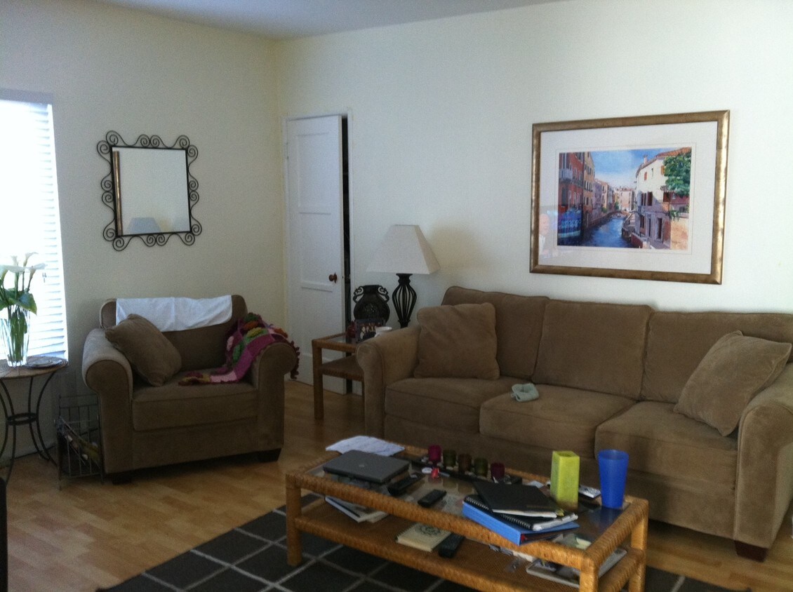 433 S Doheny Dr, Beverly Hills, CA 90211 Apartments in Beverly Hills