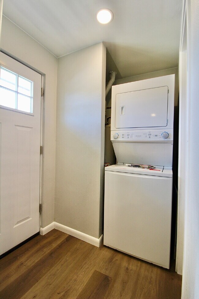 Foto del edificio - 3614 N Monaco St Pkwy