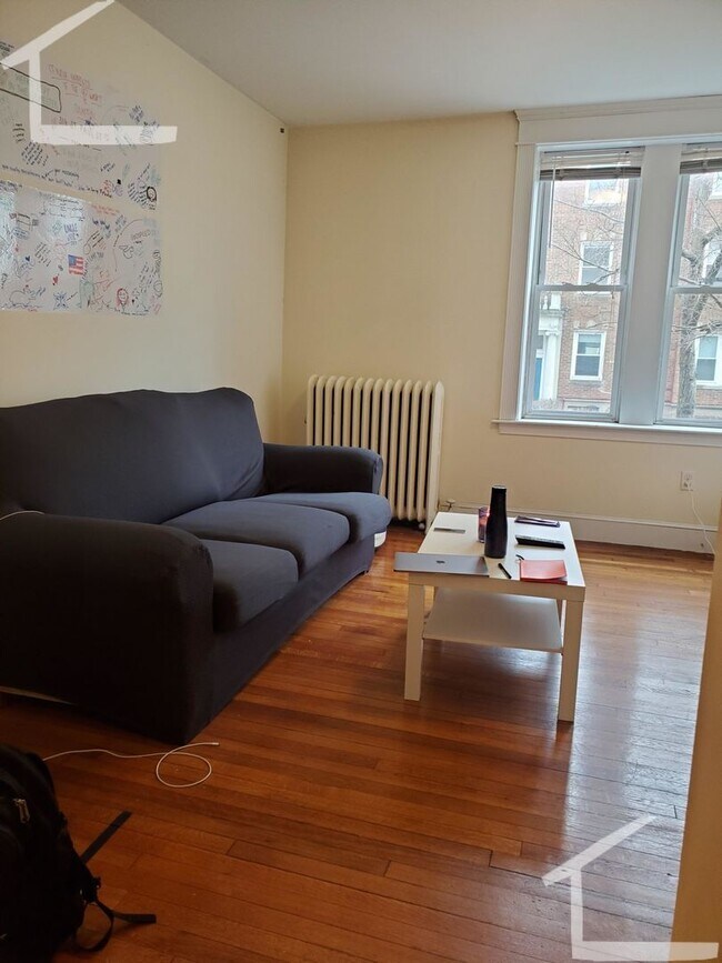 Building Photo - Large 3 bed in brooklne