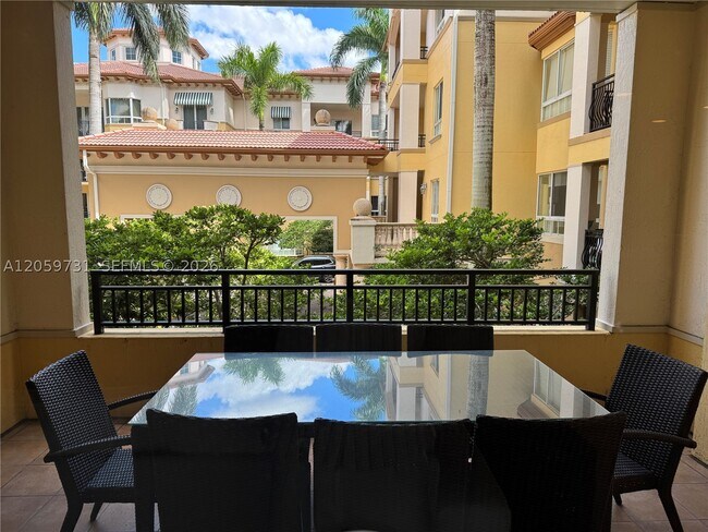 Foto del edificio - 16100 Emerald Estates Dr