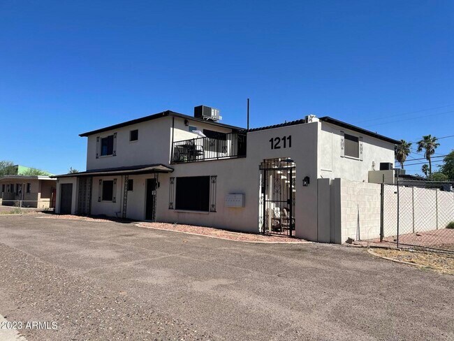 Building Photo - 1211 E University Dr