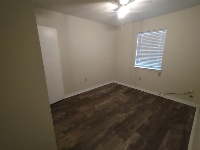 Bedroom - 41 Trailwood Cir