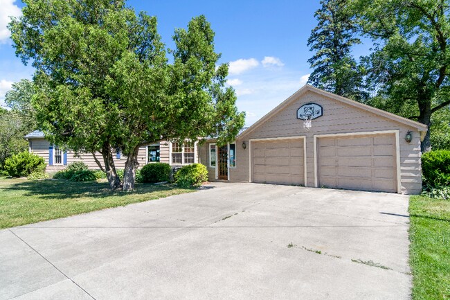 Building Photo - 5310 Sandy Beach Ln
