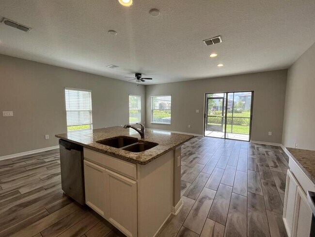 Building Photo - 12162 Water Poppy Ct