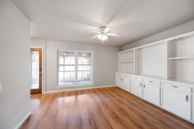 Foto del edificio - 23864 White Oak Ct